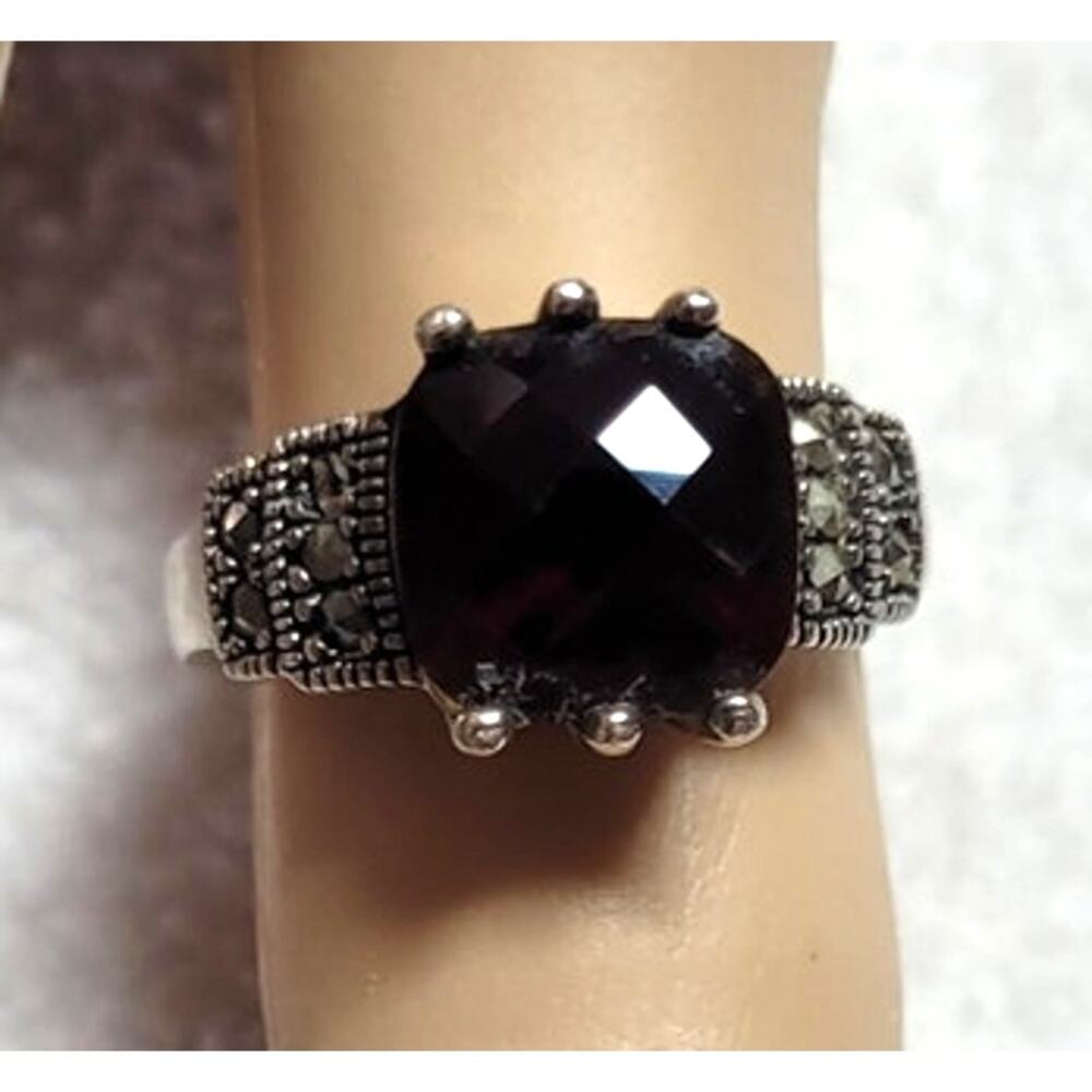 4 Pc Ring Lot Signed Avon Premier Designs 3 Size 8 1 Size 7 Blue Purple Maroon - Picture 4 of 6